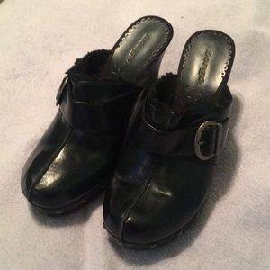 Heeled clogs
